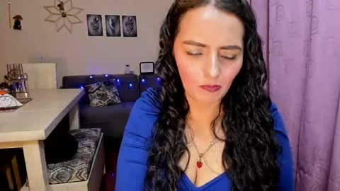 Snapshot of emma_luxy chatting on April 23, 11:51 pm emma luxy online show from April 23, 11:51 pm