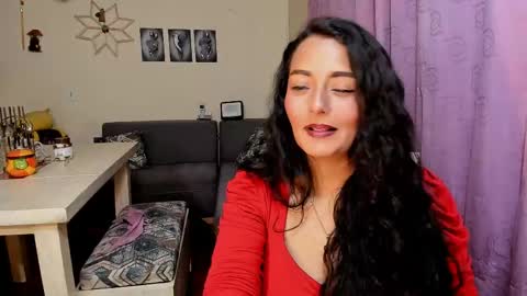 Snapshot of emma_luxy chatting on April 30, 2:07 am emma luxy online show from April 30, 2:07 am