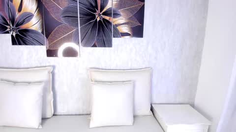 Emma Morgann online show from December 6, 11:33 am