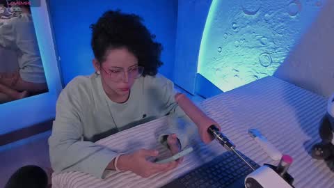 Snapshot of emma_nakamura chatting on February 6, 10:04 am online show from February 6, 10:04 am