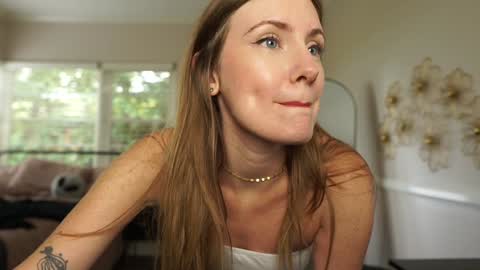 Snapshot of emma_ruby chatting on November 20, 5:34 pm Emma Ruby online show from November 20, 5:34 pm