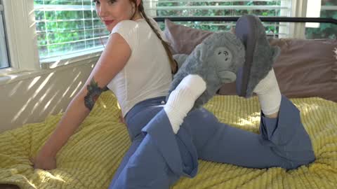 Snapshot of emma_ruby chatting on January 8, 5:59 pm Emma Ruby online show from January 8, 5:59 pm