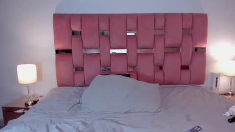 Snapshot of emma_saenz01 chatting on December 21, 12:20 am emma_saenz01 online show from December 21, 12:20 am