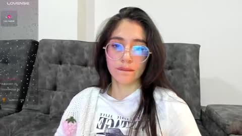 Emma online show from December 3, 7:32 am