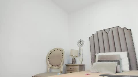 emma scott 7 online show from December 3, 11:08 am