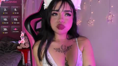 EMMA  online show from February 6, 11:08 pm