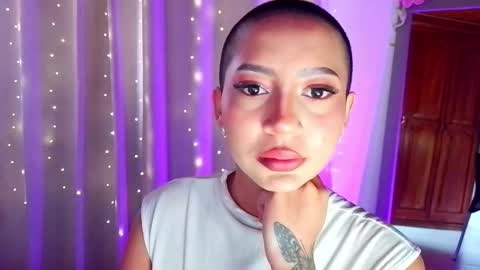 Emma web online show from January 31, 7:11 pm