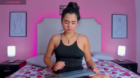 emma_whitee_ online show from September 9, 2:27 pm