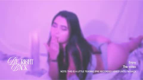 emma_whitee_ online show from December 3, 12:25 pm