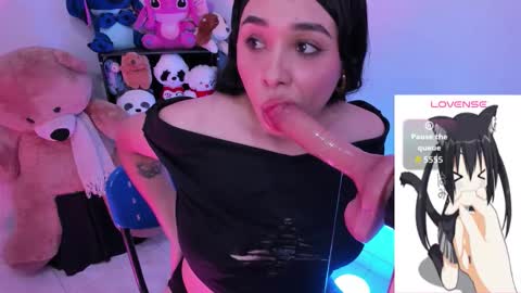 Snapshot of emma_winslows chatting on February 27, 4:23 am Emma online show from February 27, 4:23 am