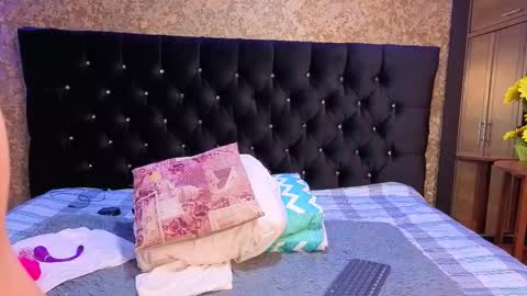 Emma online show from September 22, 7:05 pm