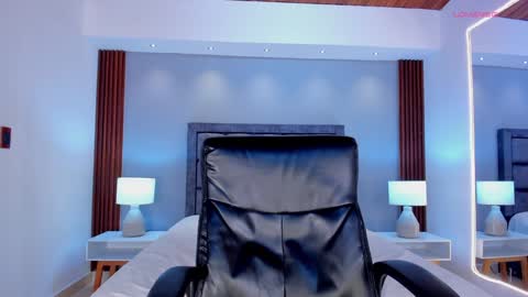 Snapshot of emmaa_robertts chatting on December 2, 5:37 pm Emma Everyday From 0530 to 1430 Col Time online show from December 2, 5:37 pm