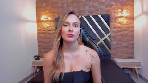 Snapshot of emmaa_white_ chatting on November 8, 5:34 pm EMMA online show from November 8, 5:34 pm