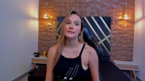 Snapshot of emmaa_white_ chatting on November 10, 5:23 pm EMMA online show from November 10, 5:23 pm