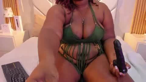 EmmaBrantt  online show from May 13, 4:21 am