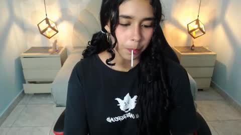 Snapshot of emmacooper2 chatting on November 14, 9:24 pm online show from November 14, 9:24 pm