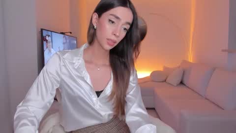 Snapshot of emmacorrea chatting on October 25, 12:29 am Emma voger online show from October 25, 12:29 am