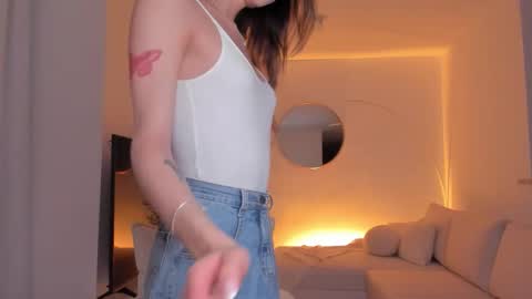 Snapshot of emmacorrea chatting on October 28, 4:05 am Emma voger online show from October 28, 4:05 am