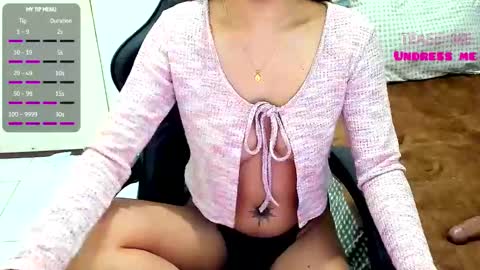 Snapshot of emmacoxx24 chatting on January 9, 8:50 am SweetGirlEmma online show from January 9, 8:50 am