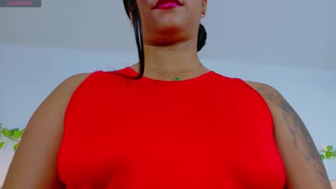 Snapshot of emmacrush chatting on October 17, 9:50 pm Welcome Im yosein  Your love is my passion activate it with your tips and enjoy with me online show from October 17, 9:50 pm