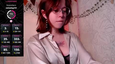 Snapshot of emmae__ chatting on January 4, 9:32 am Emma online show from January 4, 9:32 am