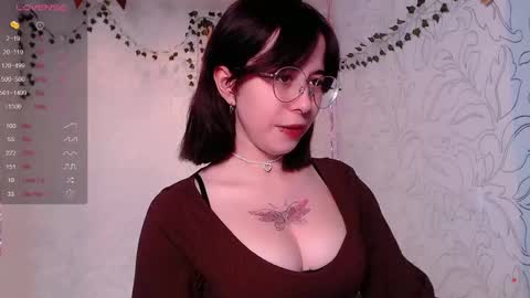 Snapshot of emmae__ chatting on January 13, 4:18 am Emma online show from January 13, 4:18 am