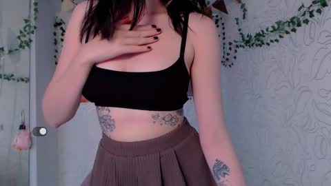 Snapshot of emmae__ chatting on October 10, 9:41 am Emma online show from October 10, 9:41 am