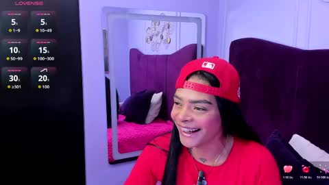 emmaebony_ online show from April 27, 12:58 pm