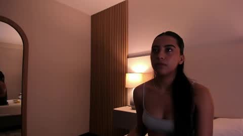 emmaespencer  online show from April 29, 11:14 am