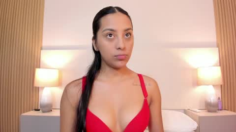 Snapshot of emmaespencer chatting on June 2, 11:12 am emmaespencer online show from June 2, 11:12 am