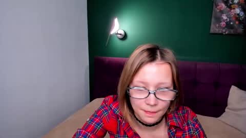 Emma 3 online show from March 7, 2:08 am