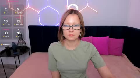 Emma 3 online show from May 6, 1:47 am