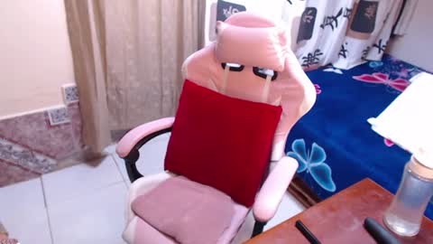Andrea online show from June 25, 2:43 pm