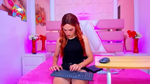 Emma Hilton online show from May 14, 2:57 pm