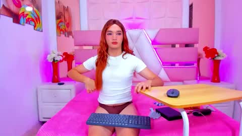 Emma Hilton online show from May 21, 2:13 pm