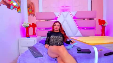 Emma Hilton online show from June 5, 10:59 pm