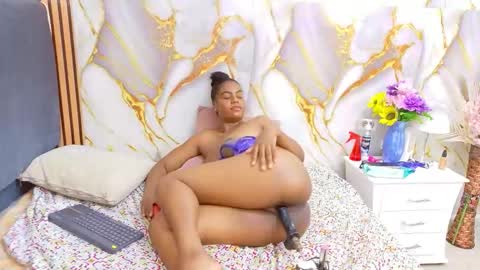 emmajonhes online show from March 14, 12:06 am