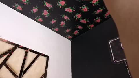 Emma online show from February 7, 1:32 pm