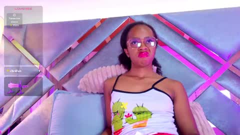 emmalove01 online show from July 28, 1:56 am
