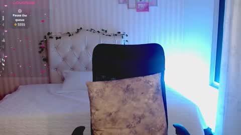 Emmas Room online show from February 25, 9:35 pm