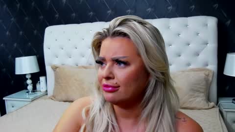 Snapshot of emmamavis chatting on January 28, 12:11 pm Emma Mavis online show from January 28, 12:11 pm