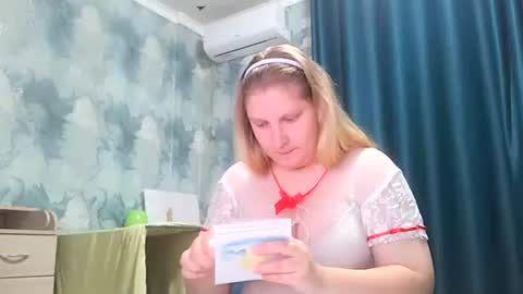 Snapshot of emmamelody944534 chatting on September 16, 1:39 am emmamelody online show from September 16, 1:39 am