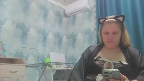 Snapshot of emmamelody944534 chatting on September 17, 12:56 am emmamelody online show from September 17, 12:56 am