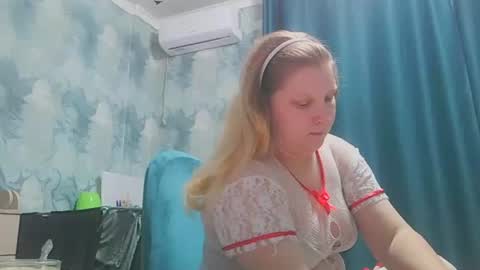 Snapshot of emmamelody944534 chatting on September 21, 10:11 pm emmamelody online show from September 21, 10:11 pm