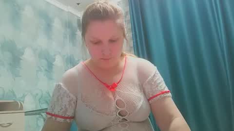 Snapshot of emmamelody944534 chatting on September 25, 11:41 pm emmamelody online show from September 25, 11:41 pm