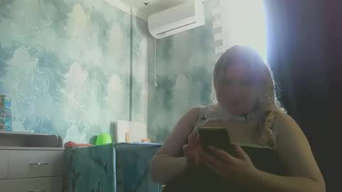 Snapshot of emmamelody944534 chatting on October 2, 5:25 am emmamelody online show from October 2, 5:25 am