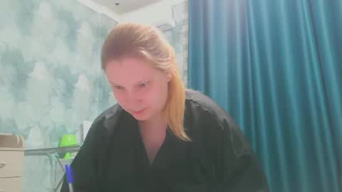 Snapshot of emmamelody944534 chatting on October 9, 7:01 pm emmamelody online show from October 9, 7:01 pm
