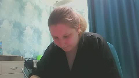 Snapshot of emmamelody944534 chatting on October 11, 7:29 am emmamelody online show from October 11, 7:29 am