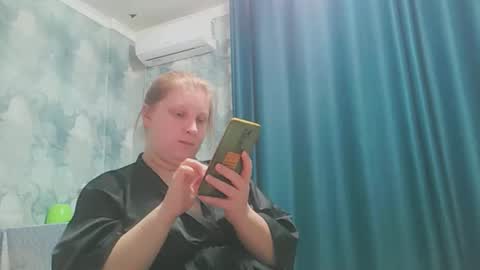 Snapshot of emmamelody944534 chatting on October 13, 5:57 pm emmamelody online show from October 13, 5:57 pm