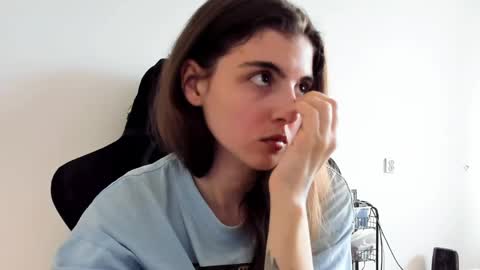 Emma online show from April 25, 1:03 pm
